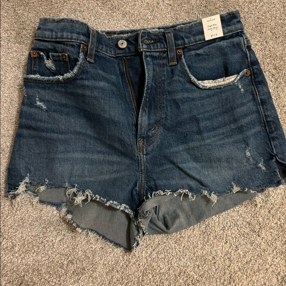 NEW WITH TAGS Abercrombie mom short
